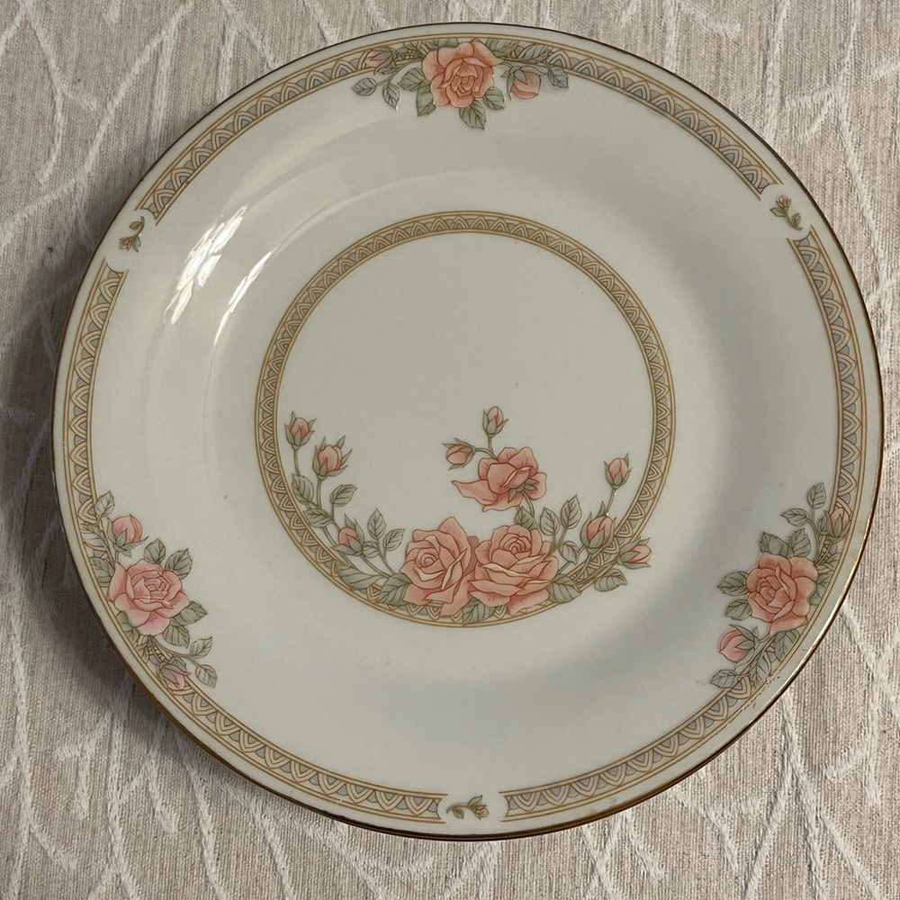 Vintage Crown Ming Fine China Christina small appetizer plates